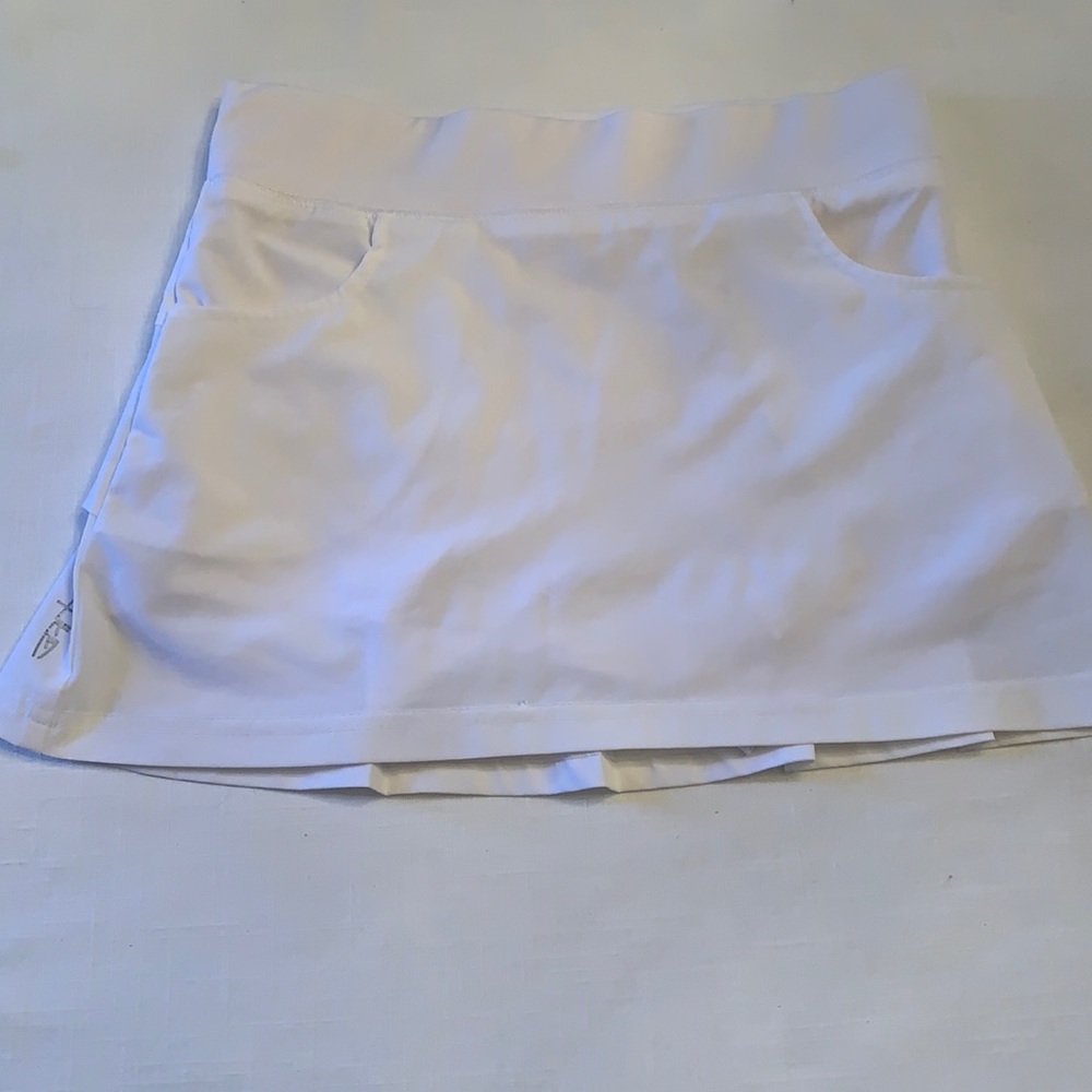 Girl’s White Garb Skirt. Size L. Age 9 - 10